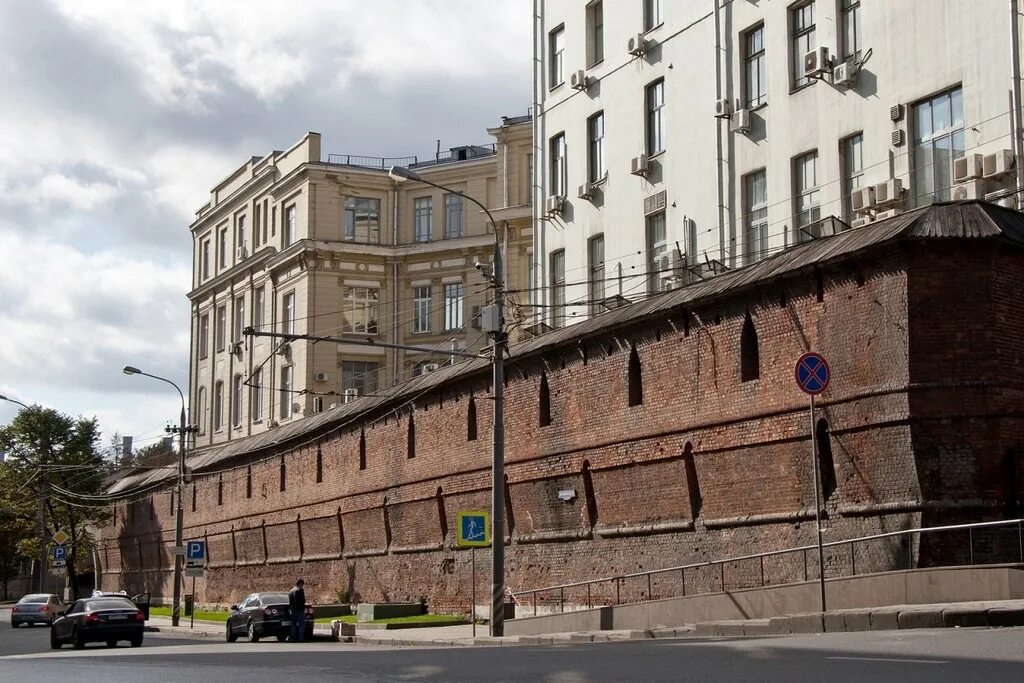 Китайгородская стена в Москве. Китайгородская стена Зарядье. Площадь варварские ворота в Москве. Китайгородская стена Москва 1535.