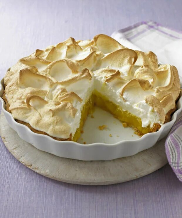 Lemon Meringue pie. Лимонный пирог с меренгой. Песочный лимонный пирог. Лимонник с меренгой.