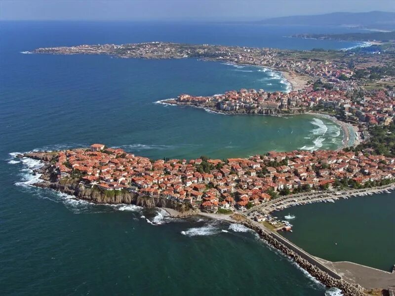 Город в болгарии 4. Отели болгария город обзор. Nessebar in romana. Варна болгария. Курорт елените болгария.