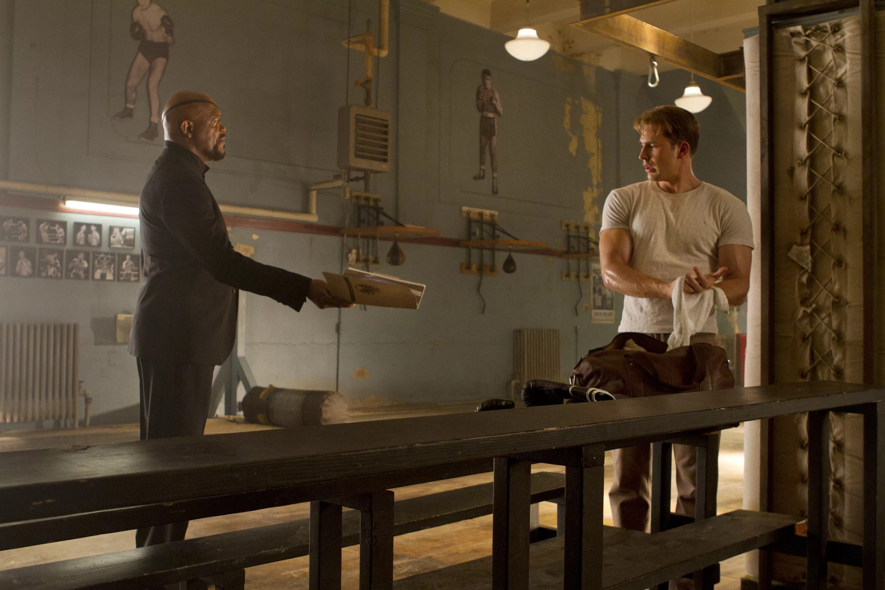 Джек блэк кинг конг. Великий гэтсби кадры. Игра в имитацию фильм 2014. Зои салдана закон ночи. Мстители 2012 кадр из фильма.