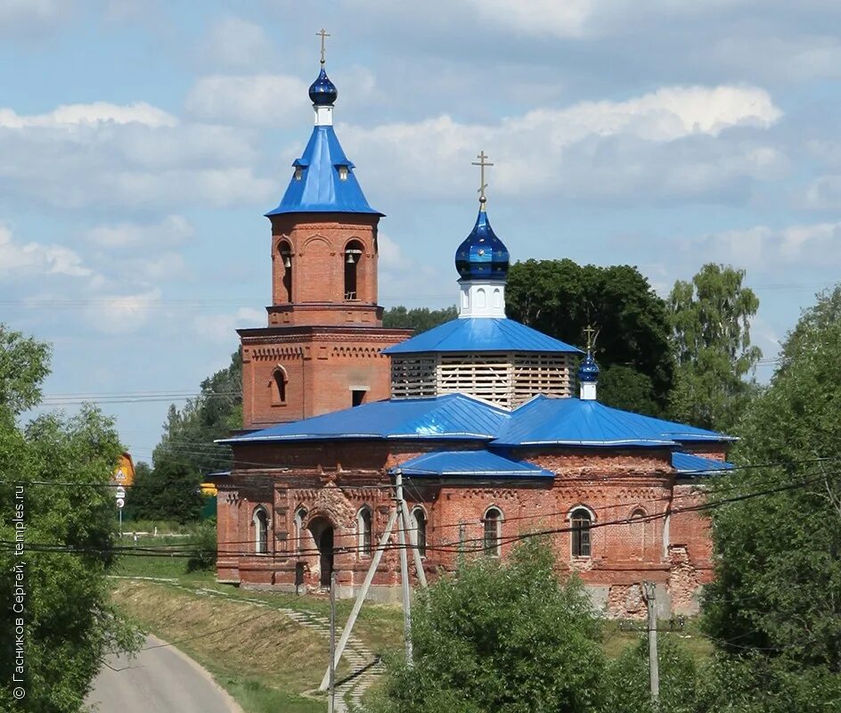 Село волковское тарусский район. Церковь в Волковском Калужской области. Калужская область Тарусский район село Волковское. Церковь в селе Волковское Тарусского района Калужской области.