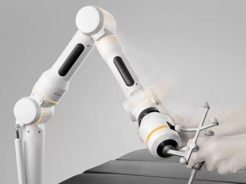 Роботизированный держатель ассистент для эндоскопа SOLOASSIST II. Медицинские роботы. Робот манипулятор в медицине. Роботизированная хирургия.