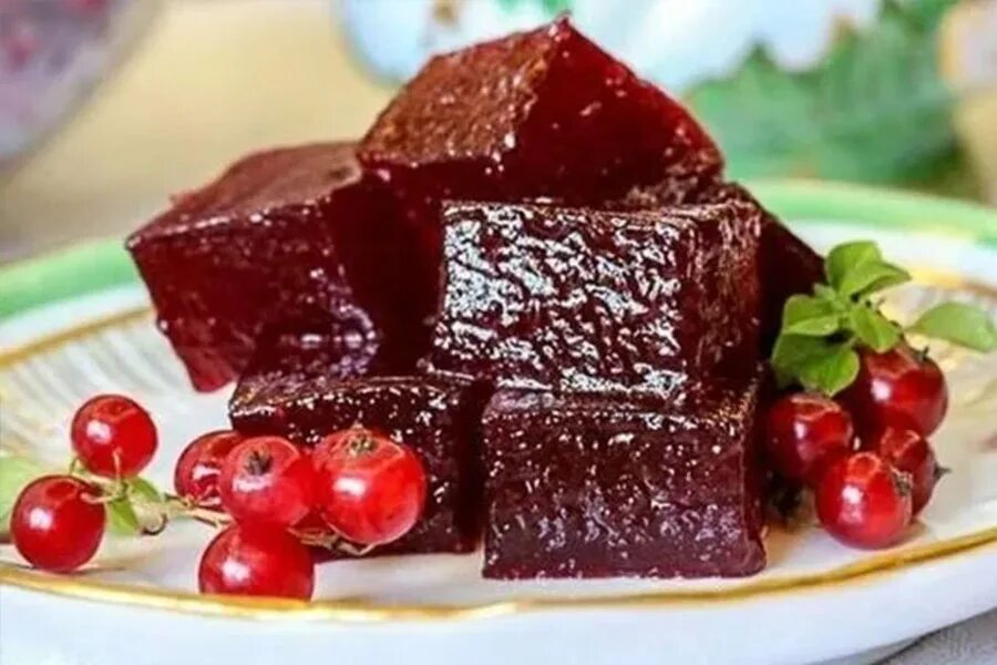 Мармелад из красной смородины рецепт. Пастила из красной смородины. Красный мармелад. Мармелад из смородины. Мармелад из красной смородины рецепт.