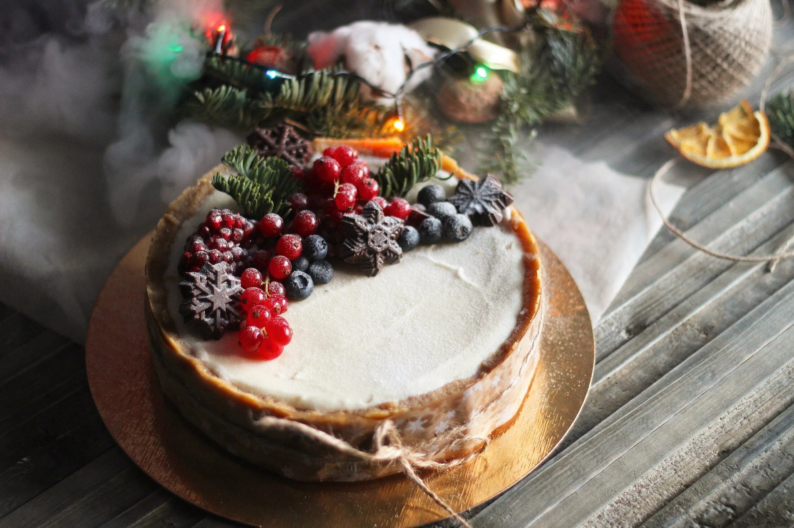 Новогодние тортики кремом чиз. Новогодний декор торта. Зимний торт. Зимний торт. Зимнее украшение торта.