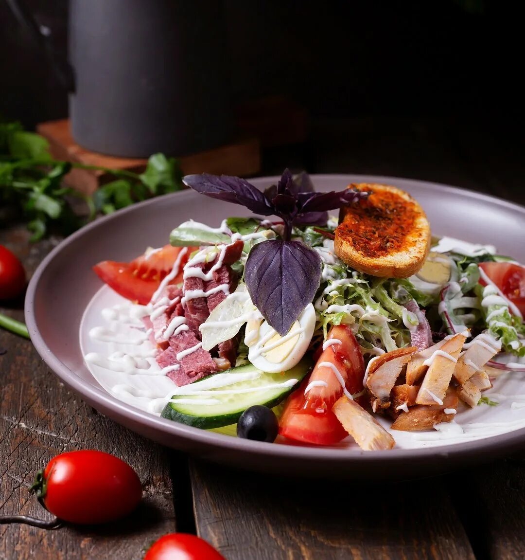 салат от шефа. салат от шефа. салаты в ресторанах. салат от шеф повара ресторана. шеф повар вкусные салаты.