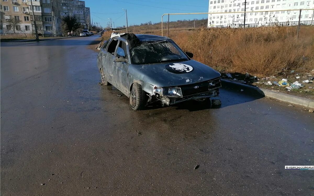 Разбитый вдребезги. Керчь ФМ разбитый в хлам Мерседес. Супра в России разбитый вдребезги.