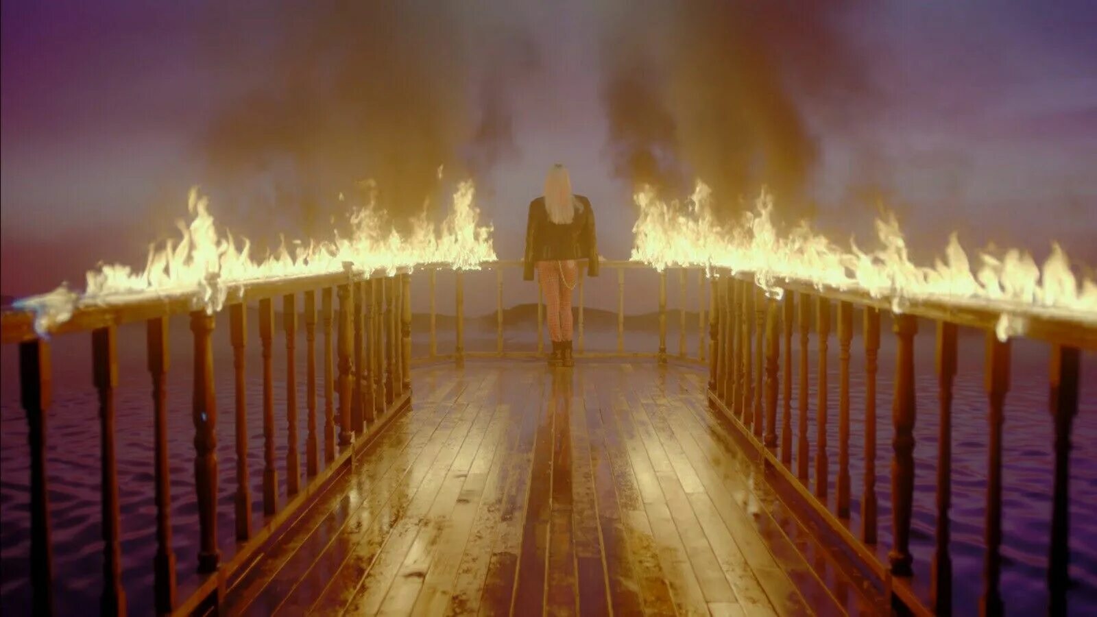 Happening videos. Блэк Пинк плей виз фаер. BLACKPINK playing with Fire. Огонь и Блэк Пинк. Lisa playing with Fire.