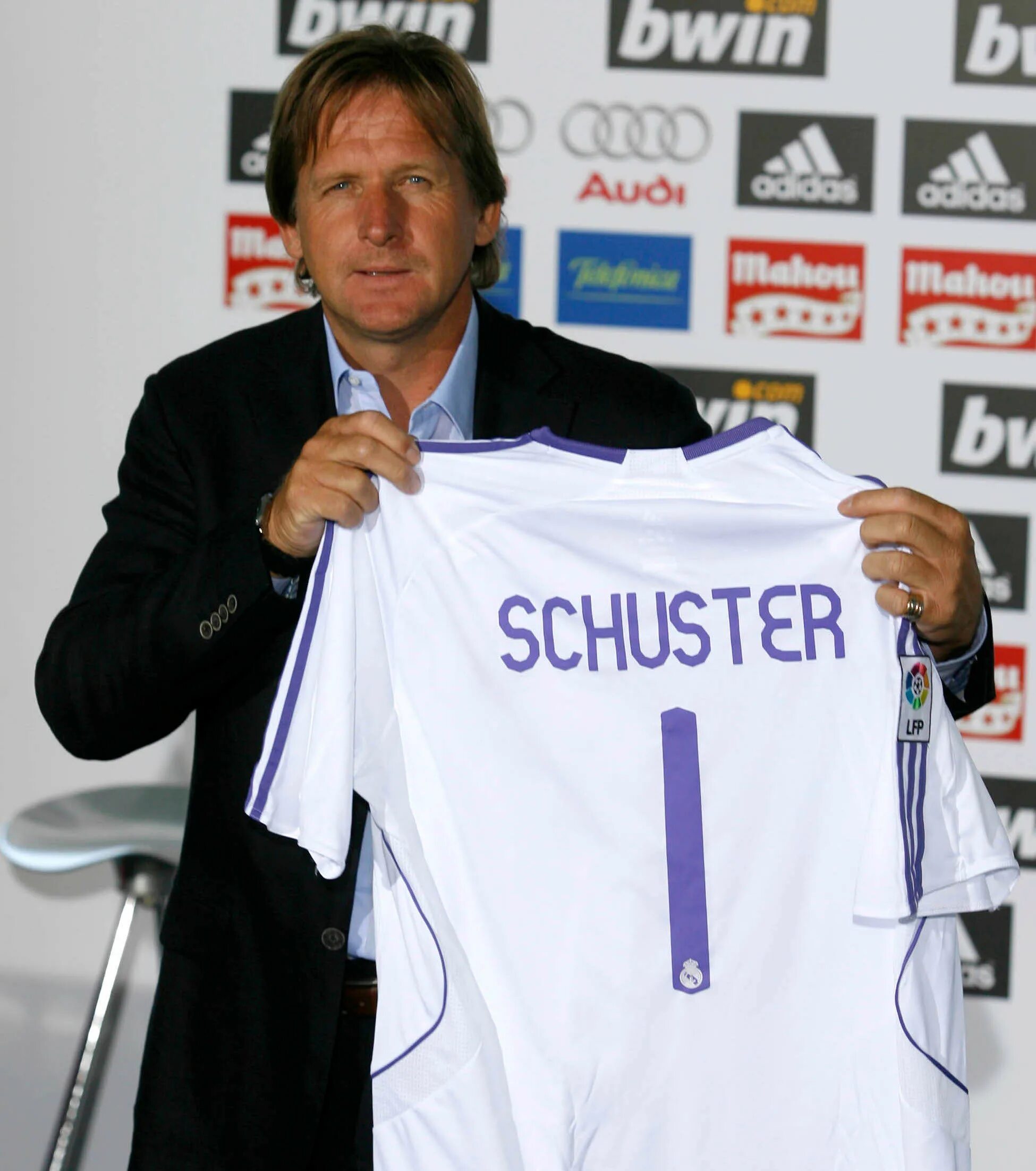 Савик шустер 2021. Shuster логотип. Са́вик шу́стер. Эммануэль адольф эссар. Шустер журналист.