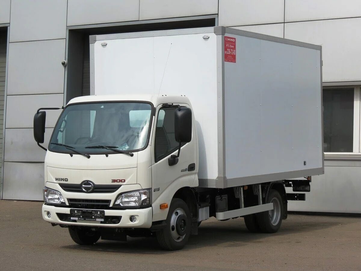 Грузоподъемность машины 3. Хино 300 3,5 тонн. Hino 300 xzu710l. Хендай Хино 300. Хино 300 4 тонн.