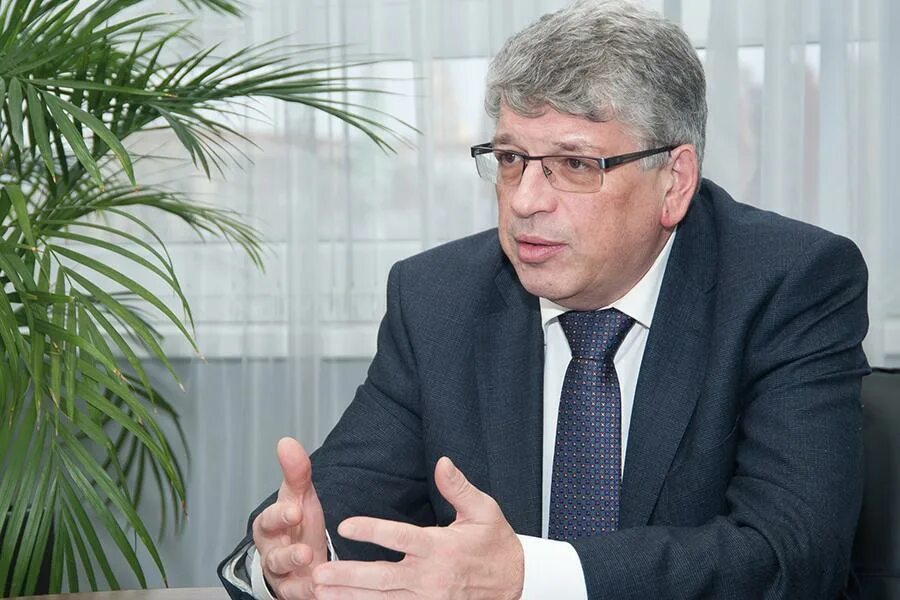 Михаил Максимов вернулся в Екатеринбург! На выходные. И сразу засветился на свет