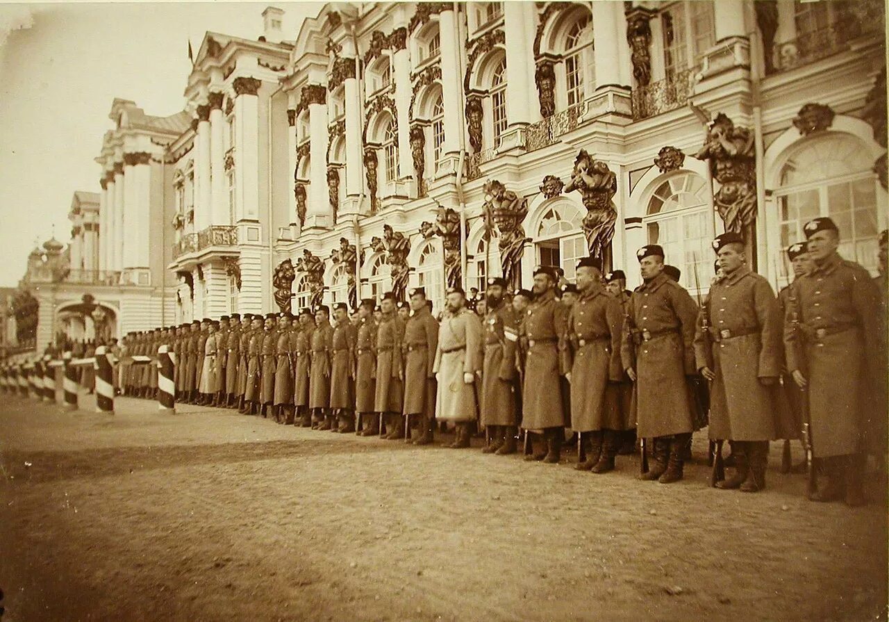 петербург 1917 год. дворцовая площадь в санкт-петербурге 1917. время до 1917 года. июльская демонстрация 1917. российская империя 1900.