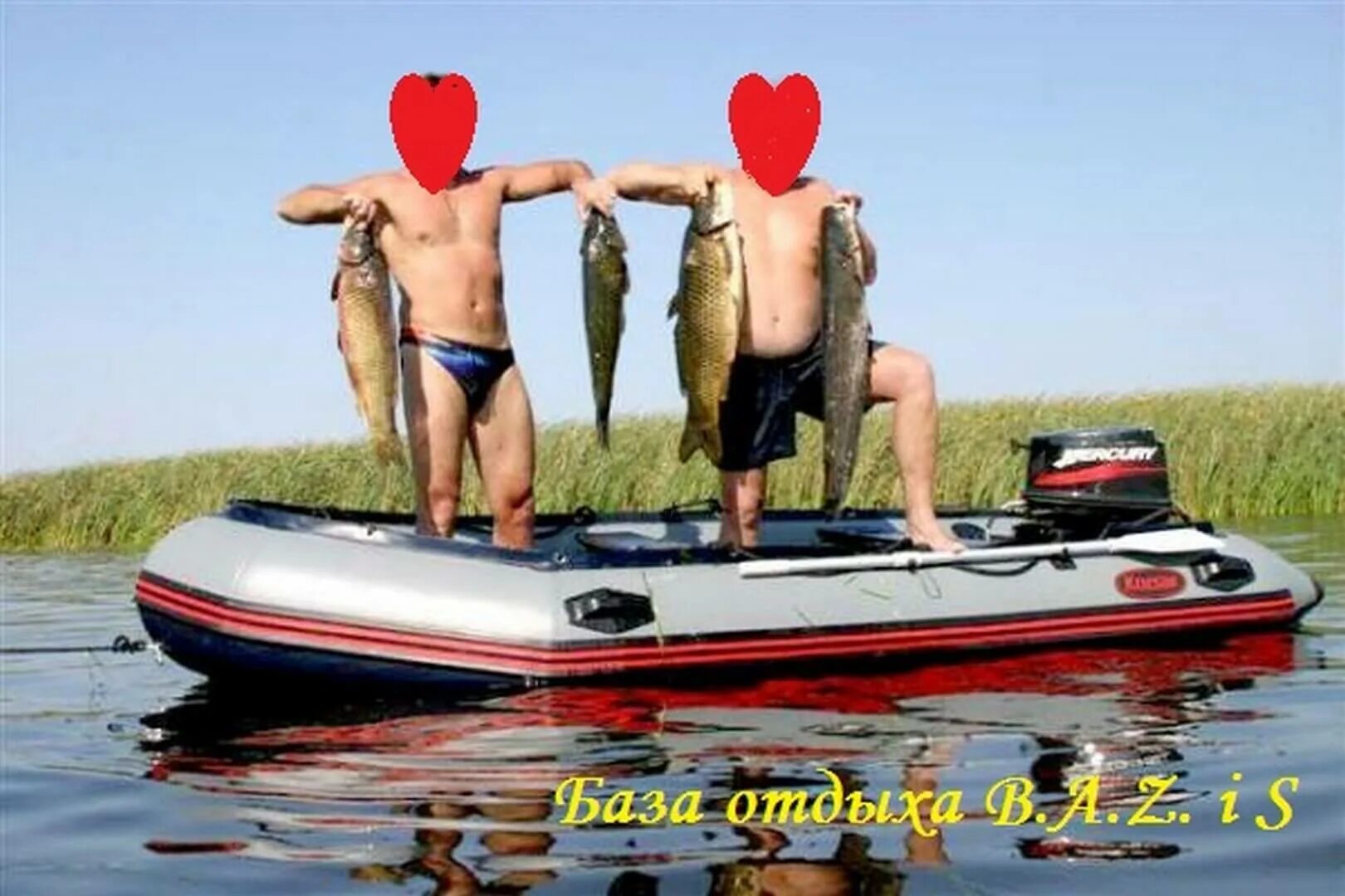 Можно ли плавать на лодке в запрет. Рыбак на надувной лодке. Рыбалка с лодки ПВХ. Рыбак в лодке. Мужик на лодке рыбачить.
