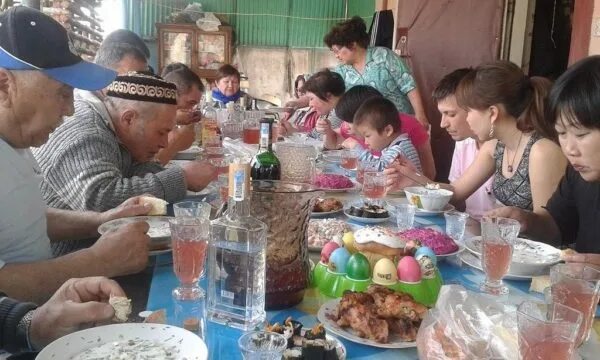 Когда мусульманская пасха. Казахская Пасха. Казахи празднуют Пасху. С праздником мусульманской Пасхи. Мусульмане отмечают Пасху.