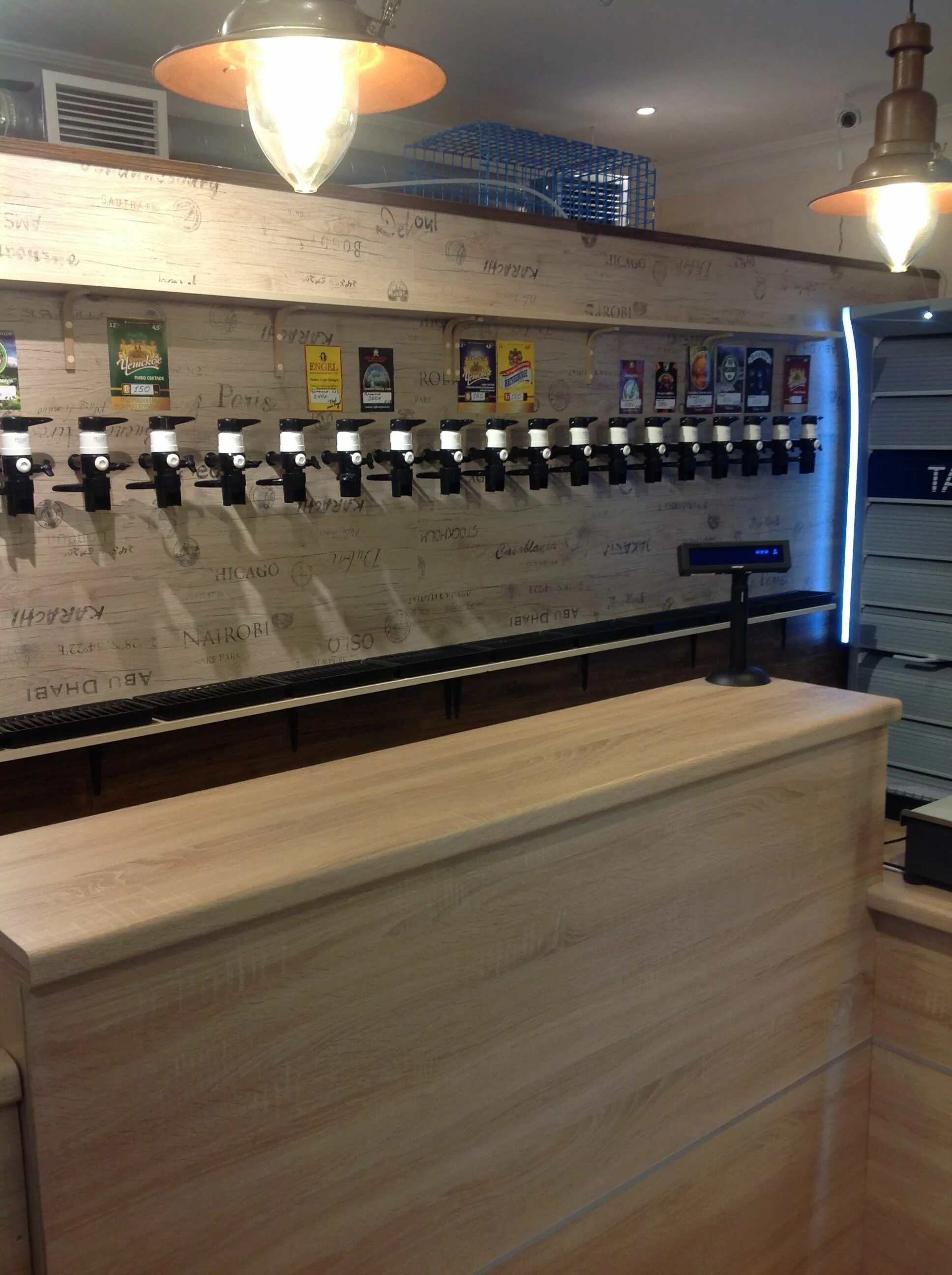 Оборудование для пивного магазина. Оборудование для пивного магазина. Оборудование для пивного магазина. Оборудование для пивного магазина. Разливное пиво интерьер.