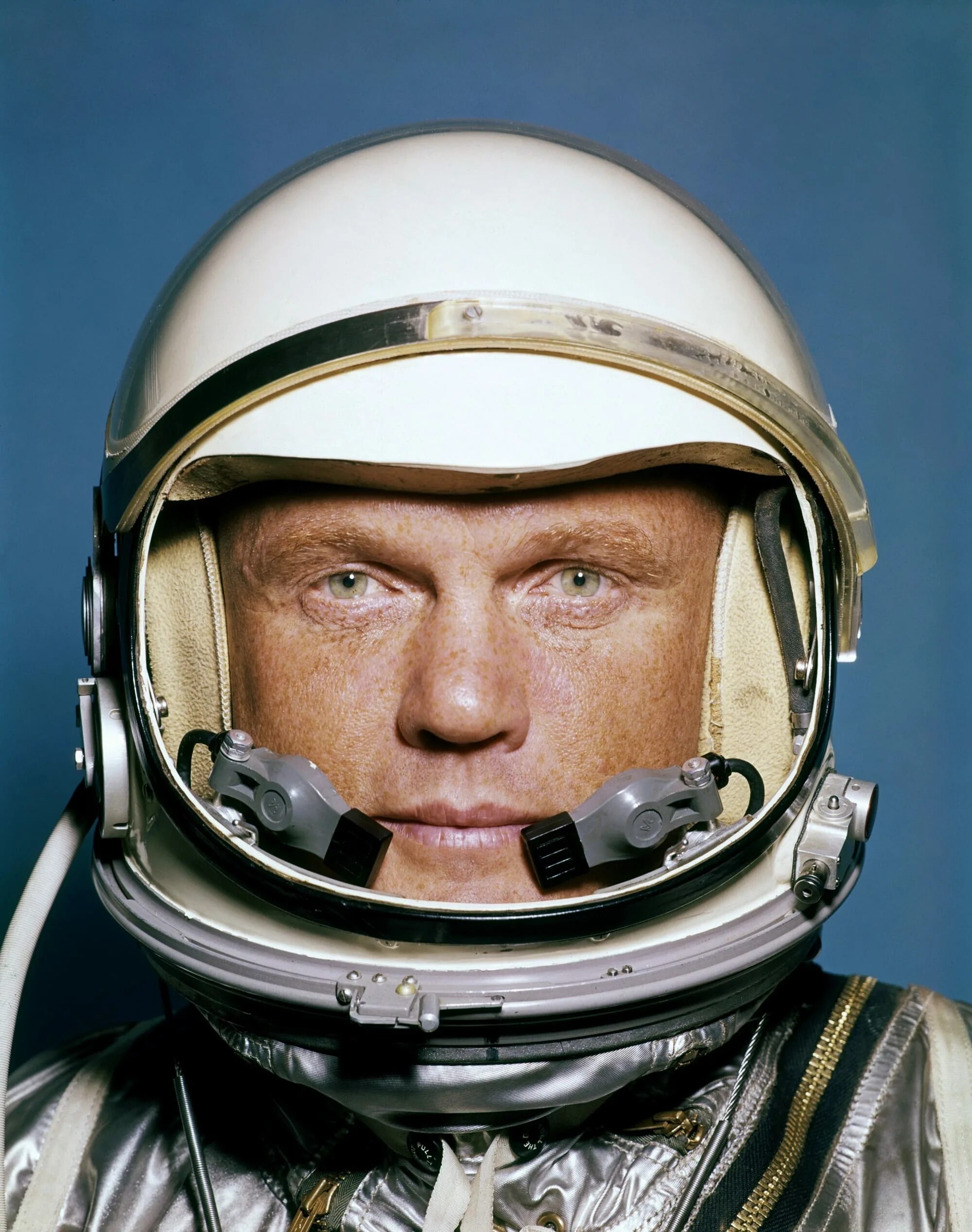 Полет первого американского космонавта. Джон Гленн. Джон Гленн космонавт. Герои космоса Джон Гленн. Джон Гленн космонавт фото.
