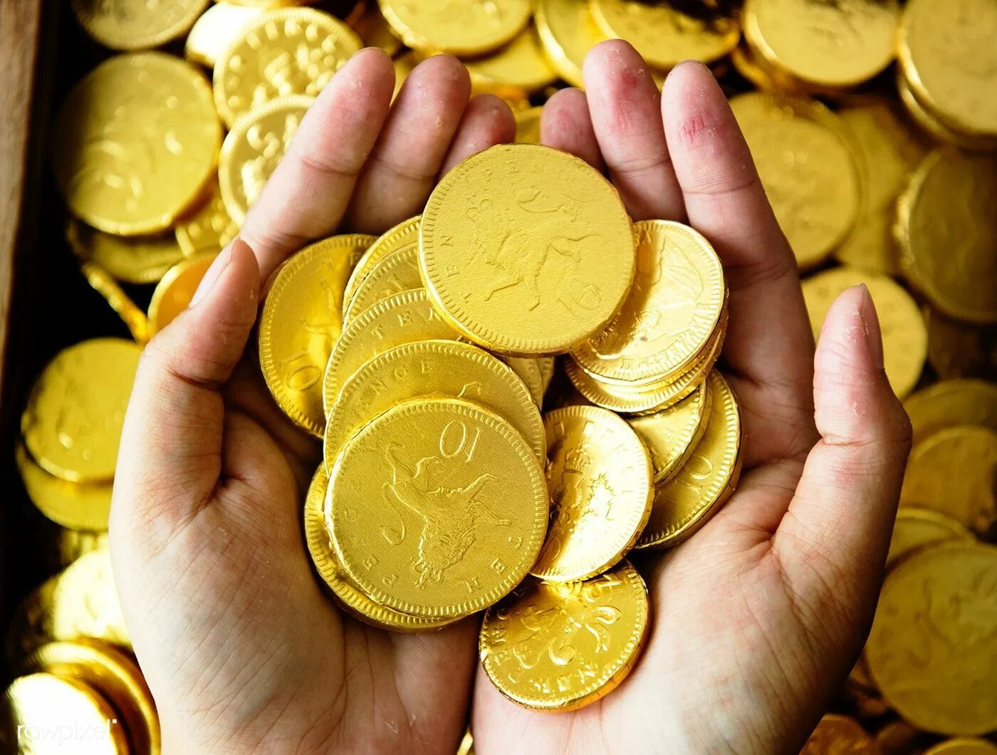 Где купить золотые монеты. Золотая Монетка. Золото монеты. Шоколадные монеты. Красивые монетки.