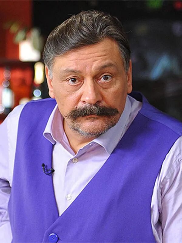 Дмитрий назаров. Дмитрий назавлр в молодости. Баринов иноагент. Виктор петрович баринов война за отель. Артист дмитрий назаров.