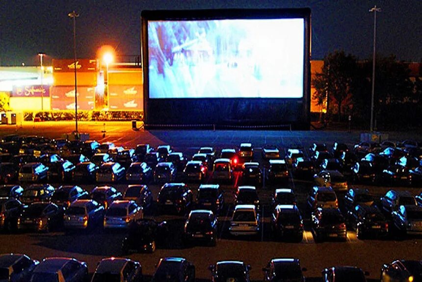 автокинотеатр калининград ночной дозор. автокинотеатр в спб. кинотеатр в одессе под открытым небом. автомобильный кинотеатр в москве. автокинотеатр каро вегас.