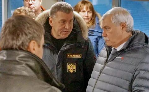 Официальные лица б