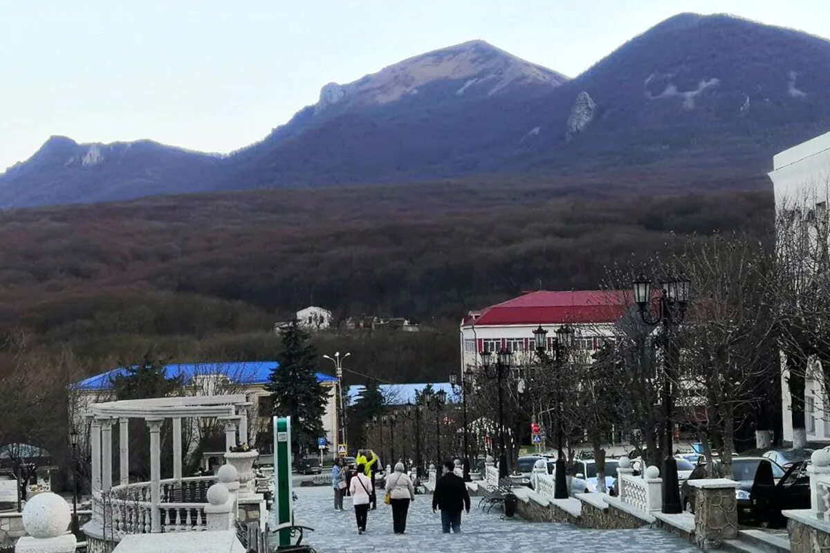 Кавказские минеральные воды находятся. Кавказские Минеральные воды Ессентуки. Внешний облик кавказских Минеральных вод. Кавказ мин воды. Кавказские Минеральные воды достопримечательности.