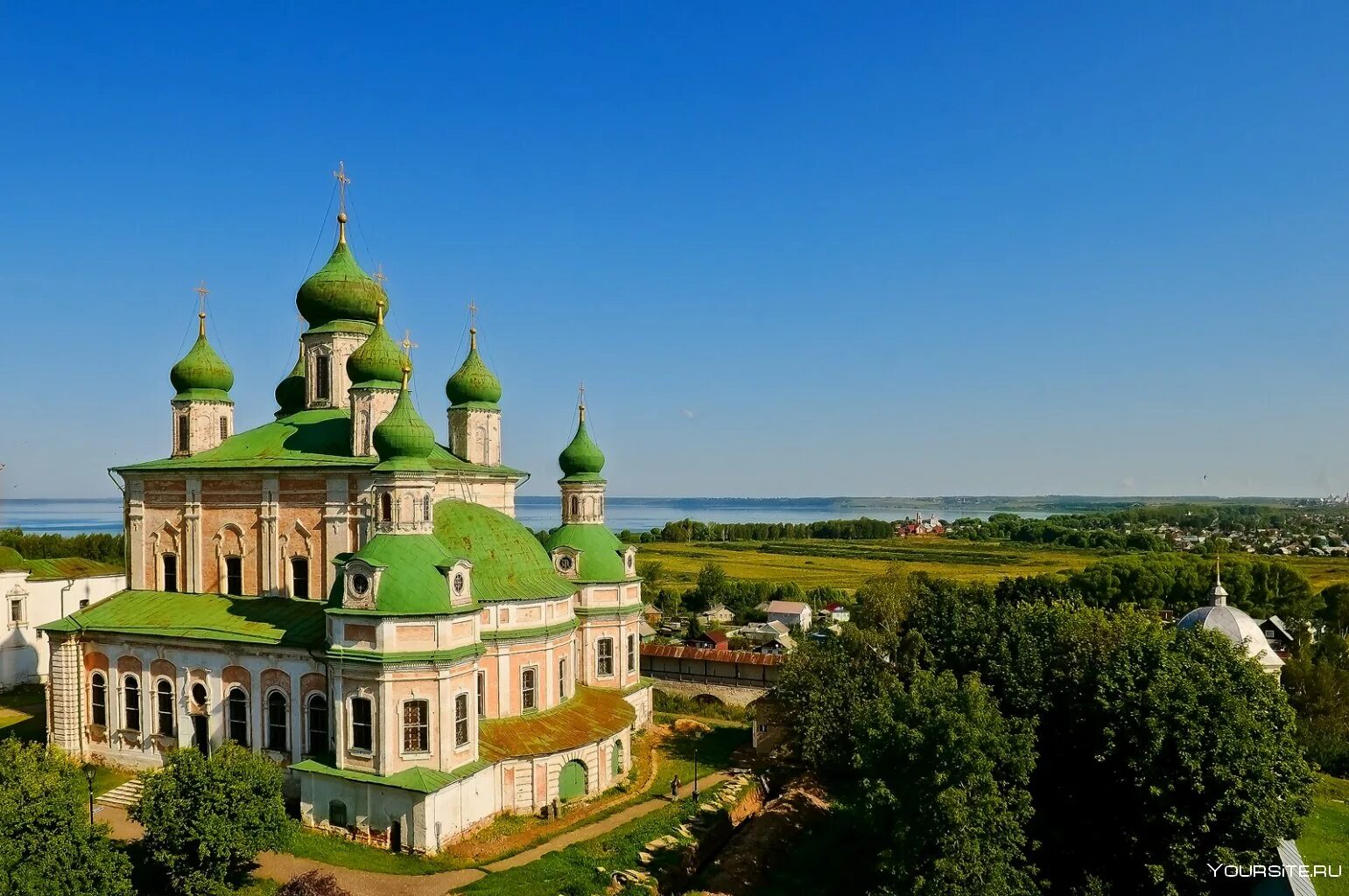 Город переславль залесский. Горицкий монастырь в Переславле-Залесском. Горицкий Успенский монастырь Переславль. Переславль-Залесский Горецко Успенский монастырь. Успенский Горицкий монастырь Переславский музей-заповедник.