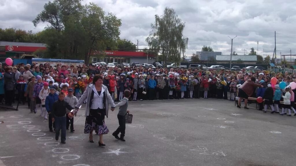 Погода в еманжелинка. Село Еманжелинка Еткульский район. Село Еманжелинка Еткульский район Челябинская область. Еманжелинка школа. Площадь села Еманжелинка.