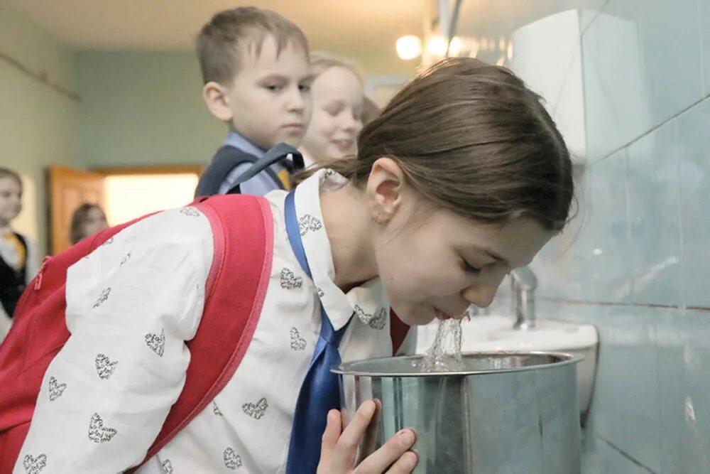 Детям на чаепитие в школу. Школьная еда. Школьный попила. Урок пит в школе. Школьный попила.