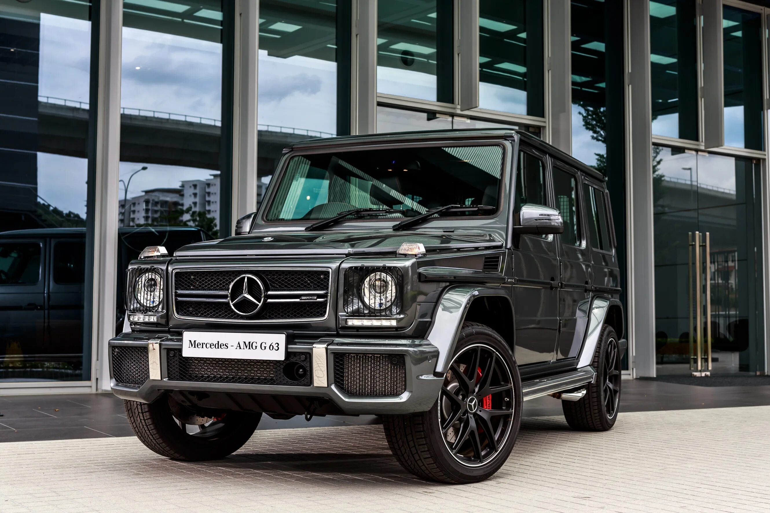 Машины гелик сколько. Мерседес Бенц АМГ g63. Mercedes Benz g63 AMG. The Mercedes g class g63 AMG. Mercedes AMG G 63.G-class.Benz.