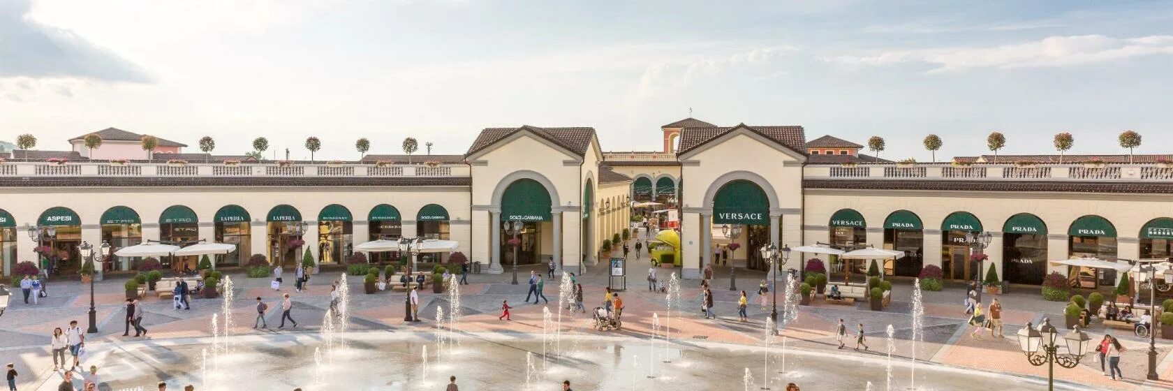 Serravalle outlet. Серравалле Италия. Серравалле Скривия. Serravalle Outlet в Милане. Серравалле Скривия аутлет.