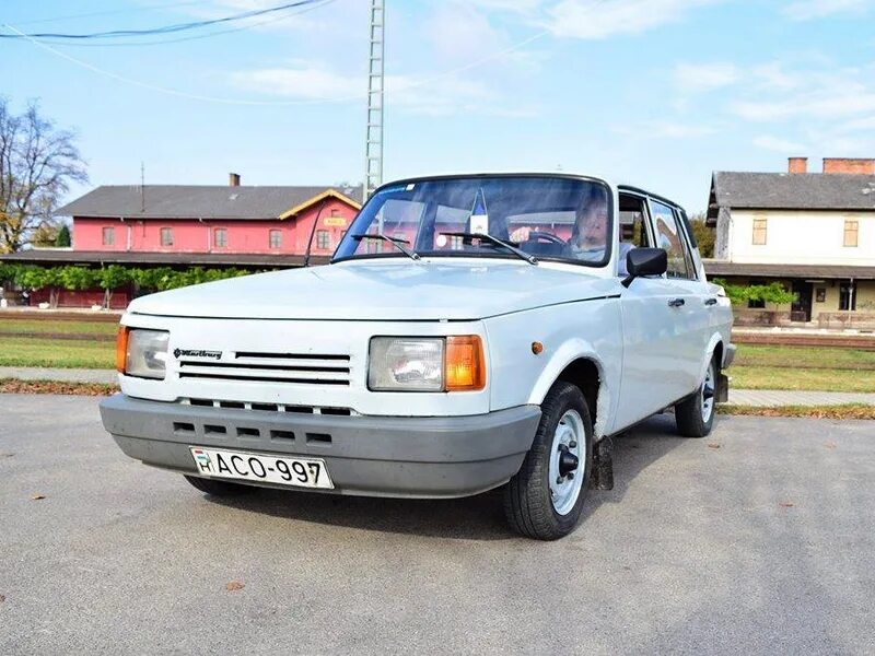 T 1990. Вартбург 1990. Wartburg 1.3. Wartburg 1.3 1990 универсал. Автомобиль Вартбург 311.