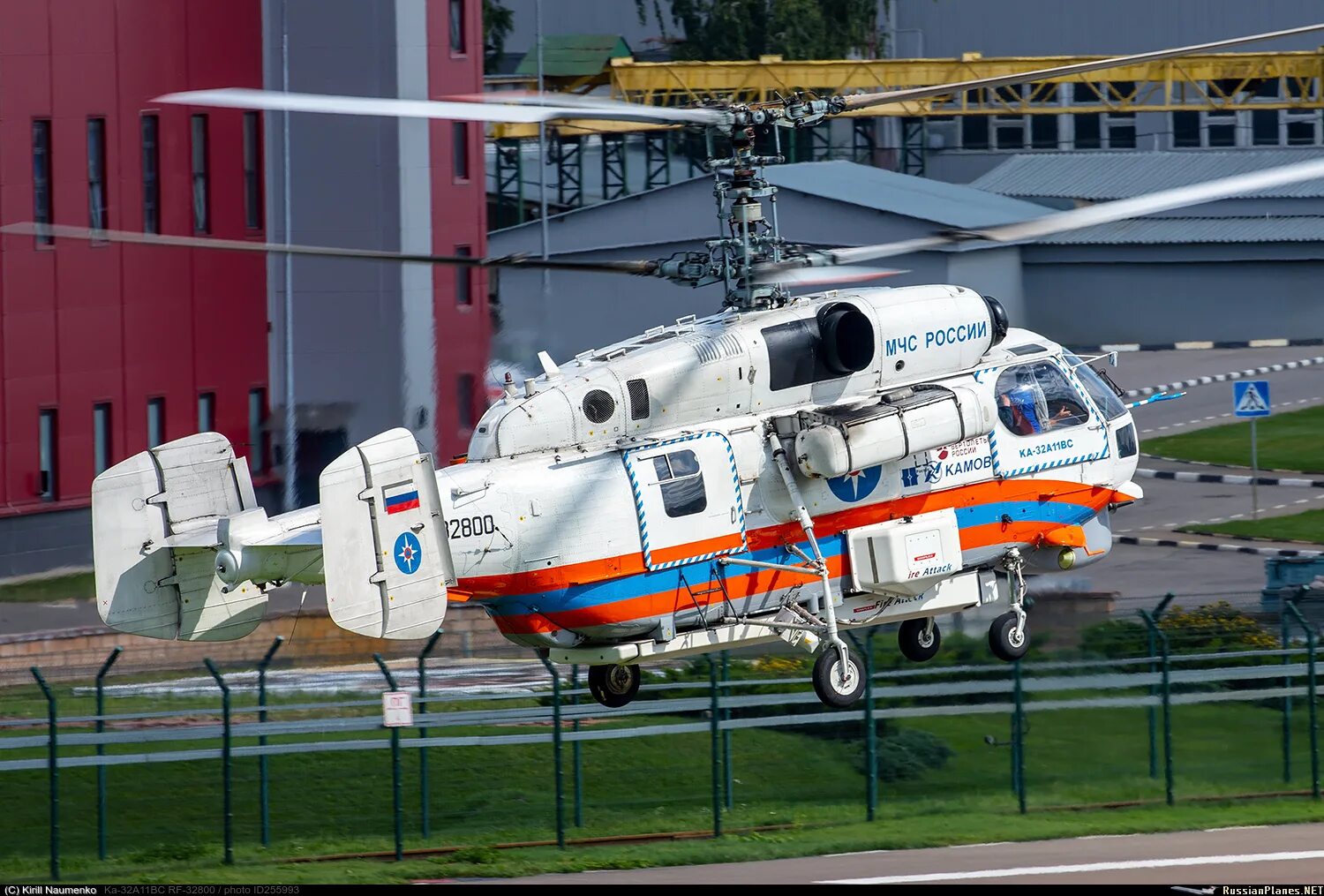 Национальный центр вертолетостроения миль и камов. Ка-32а11bc. Ка-32 вертолёт. Ка-32а11вс кабина. Ка-32 КУМАПП.