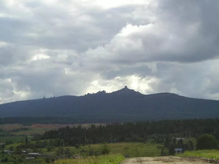 Деревня волынка. Деревня волынка. Верх-язьва красновишерский район пермский край. Антипина пермский край красновишерский район. Волынка поселок.