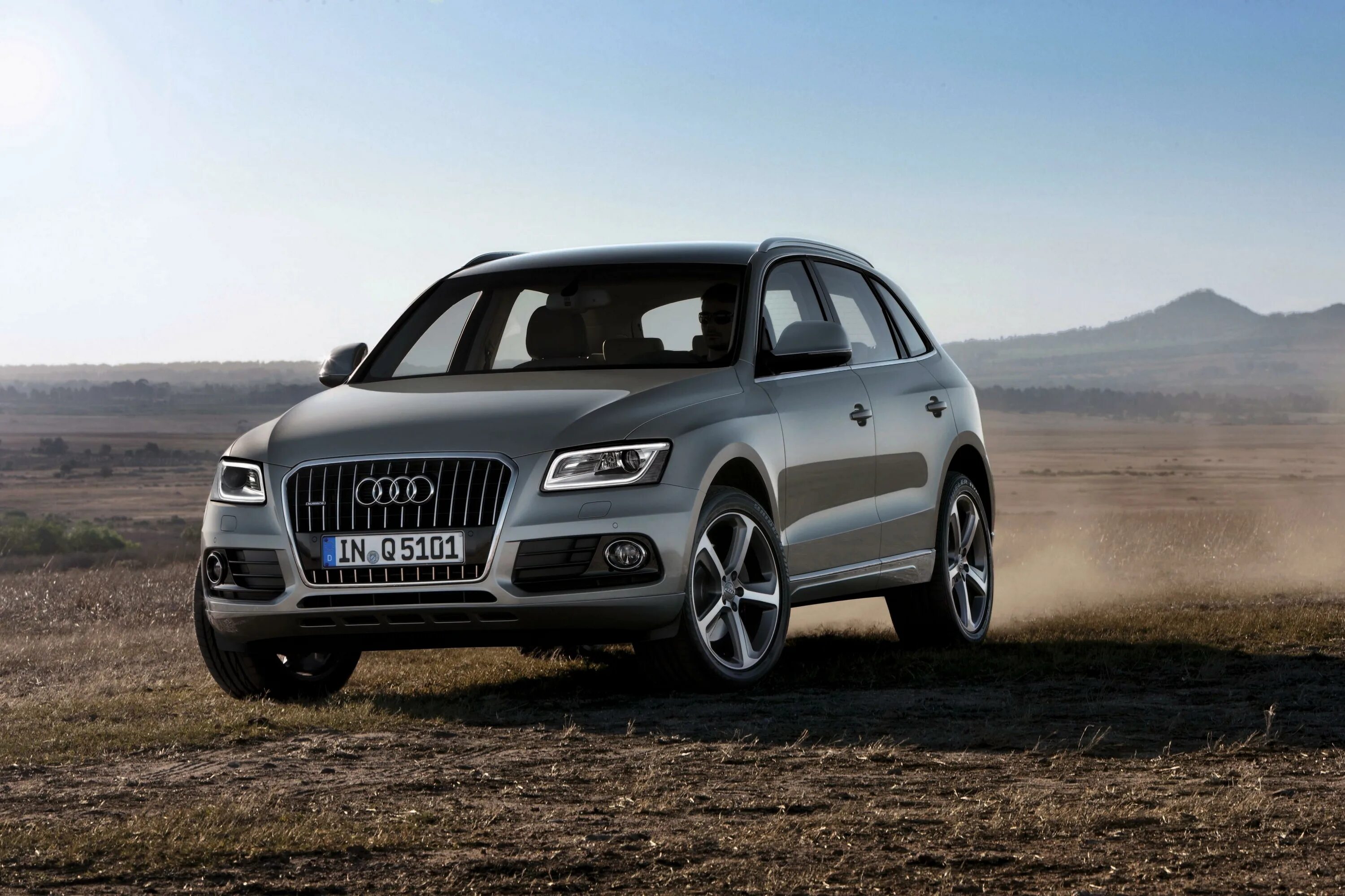 Внедорожник ауди q5. Ауди q5. Audi q5 2016. Audi q5 1 поколения. Audi q5 2016.