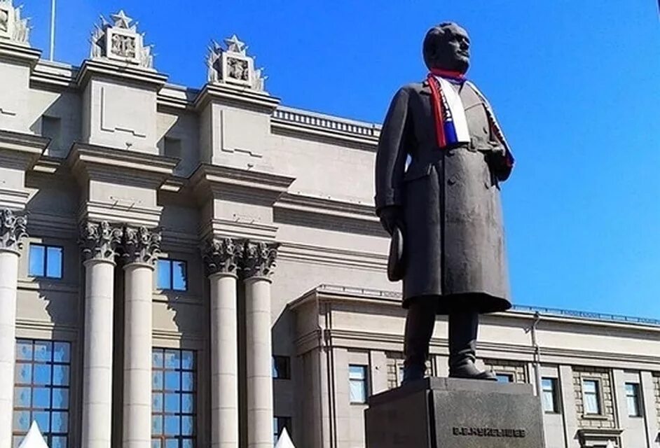 Памятник Куйбышеву Самара. Памятник на площади Куйбышева в Самаре. Памятник Куйбышеву Самара 1938. Памятник Куйбышеву в Екатеринбурге. Вопросы куйбышеву