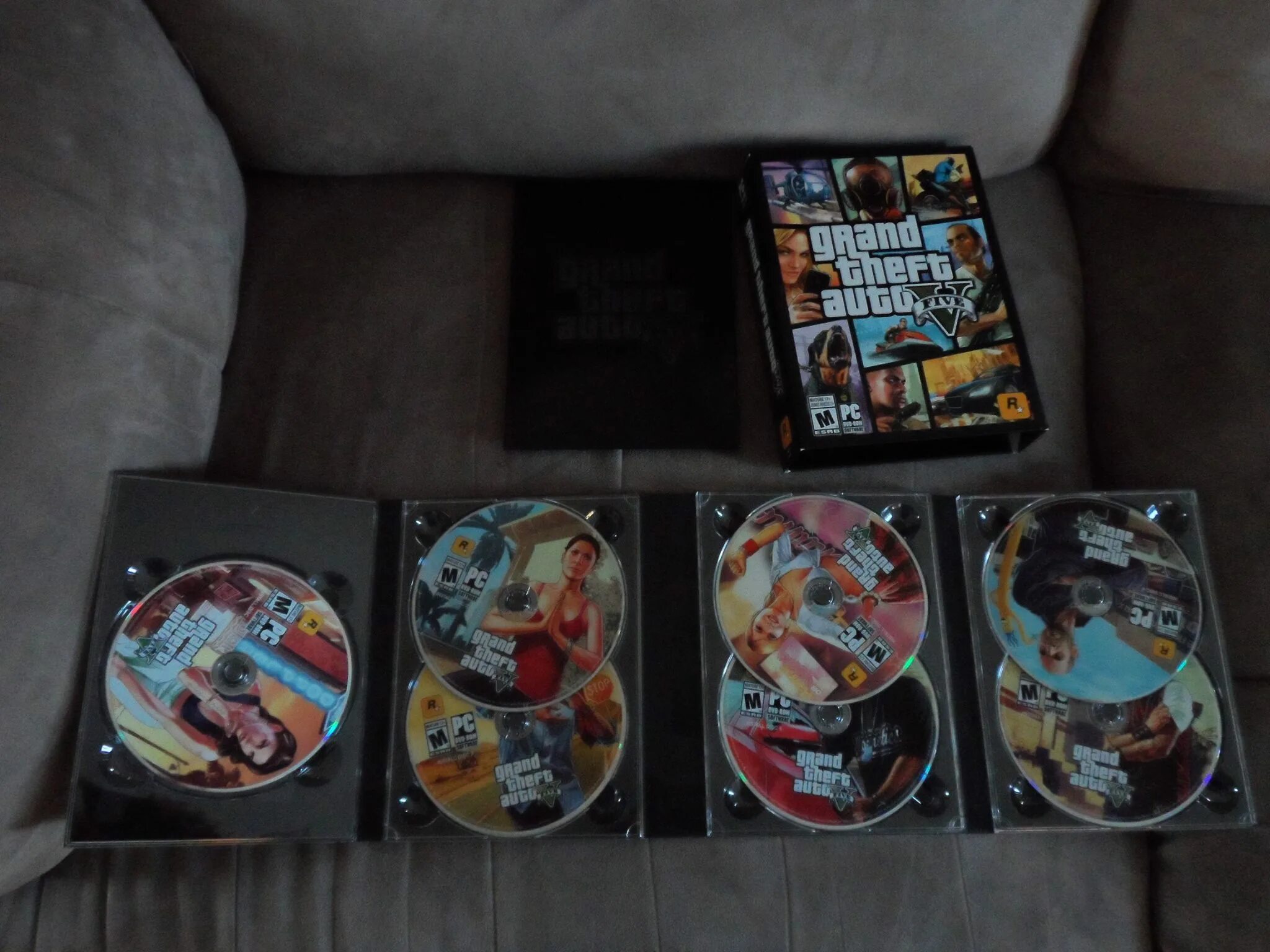 GTA 5 диск. GTA 5 PC DVD диск. GTA 5 диск на ПК. GTA 5 ps5 диск. Пятерка дисков