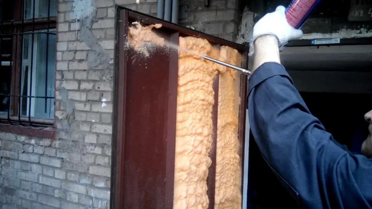 Как утеплить железные. Теплоизоляция входной металлической двери. утеплить железную дверь. утеплитель для металлических дверей. утеплить железную входную дверь.