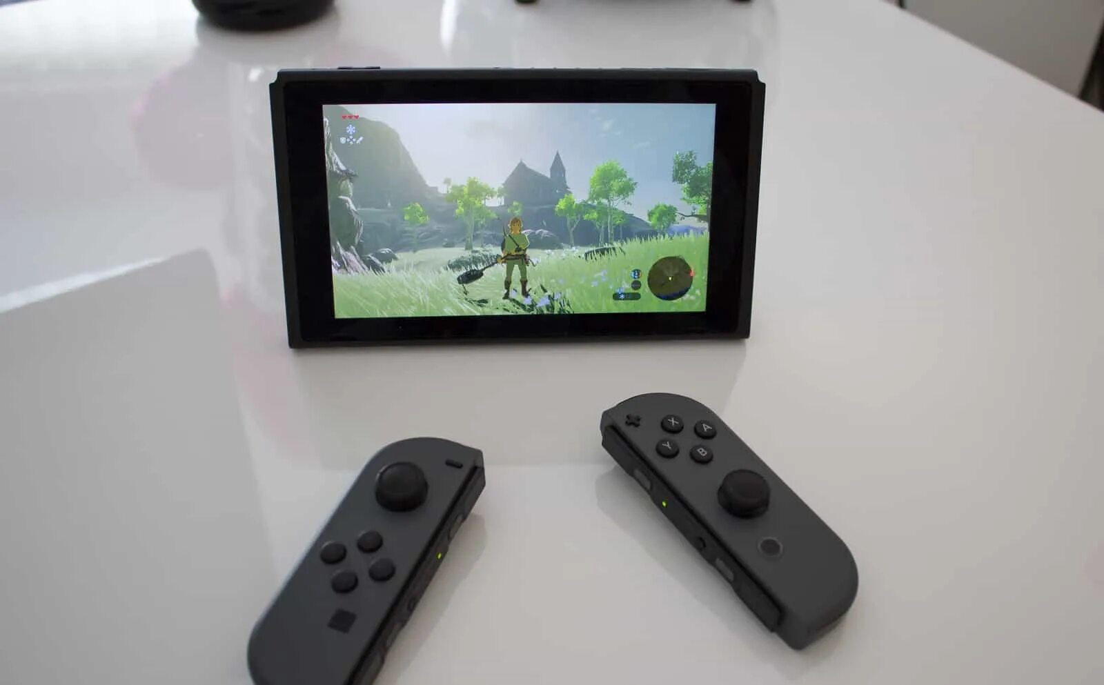 Nintendo спб. Nintendo Switch на ПК. Nintendo Switch Pro Controller чехол. Звуки игровой приставки Нинтендо свитч. Айпад Nintendo Switch.