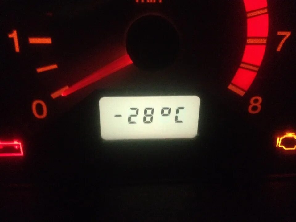 Минус 25 градусов. Термометр в машине показывает. Минус 40 градусов на панели машины. Мороз минус 25. Мороз 25 градусов