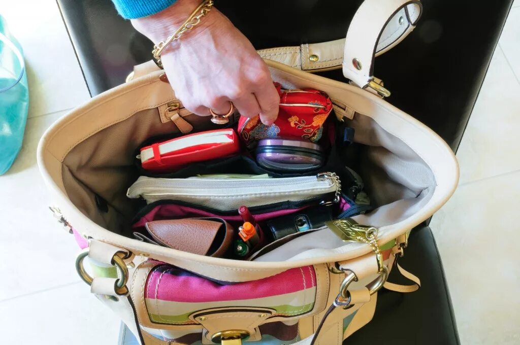 Go on a purse. Purse сумка. handbags or purses. purse or bag. сумка baby purse aika с зеркальным эффектом.