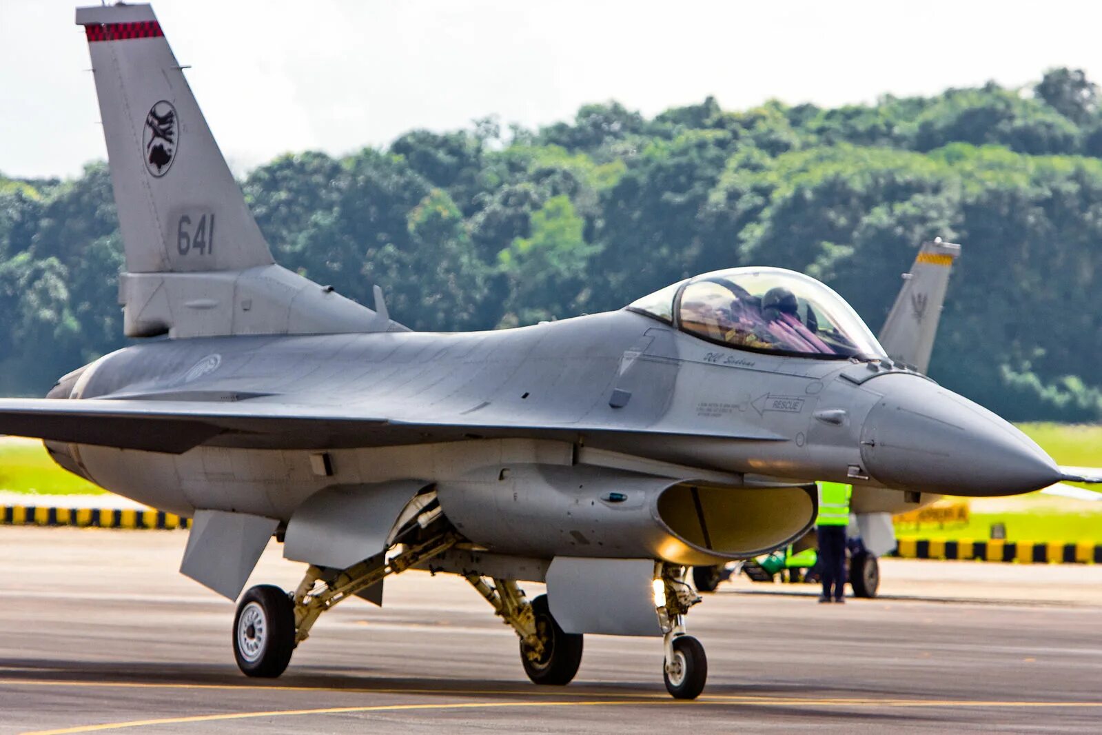 F16 d. F16c истребитель. f16 истребитель. f-16c fighting falcon. f-16cd fighting falcon.