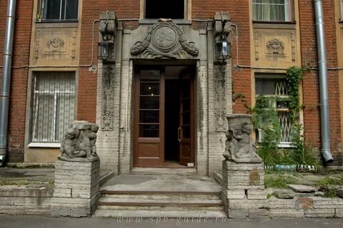 В толще домов