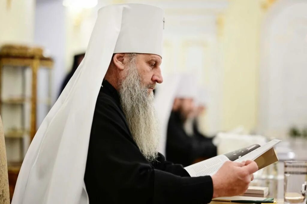 духовенство западного викариатства епископ фома. митрополит павел крутицкий и коломенский. священный синод данилов монастырь. священный синод 26 декабря 2023. заседание священного синода в даниловом монастыре.