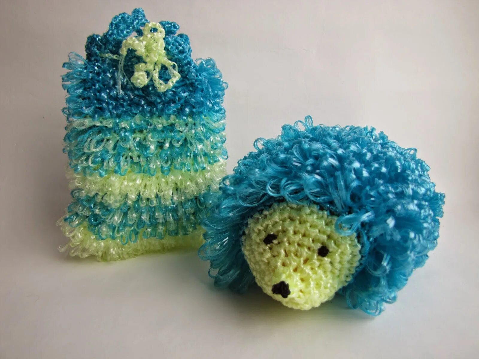 мочалка лягушка. вязаные мочалки. вязанныемачалкиигрушки. мочалка разноцветная. мочалки крючком детские для начинающих.