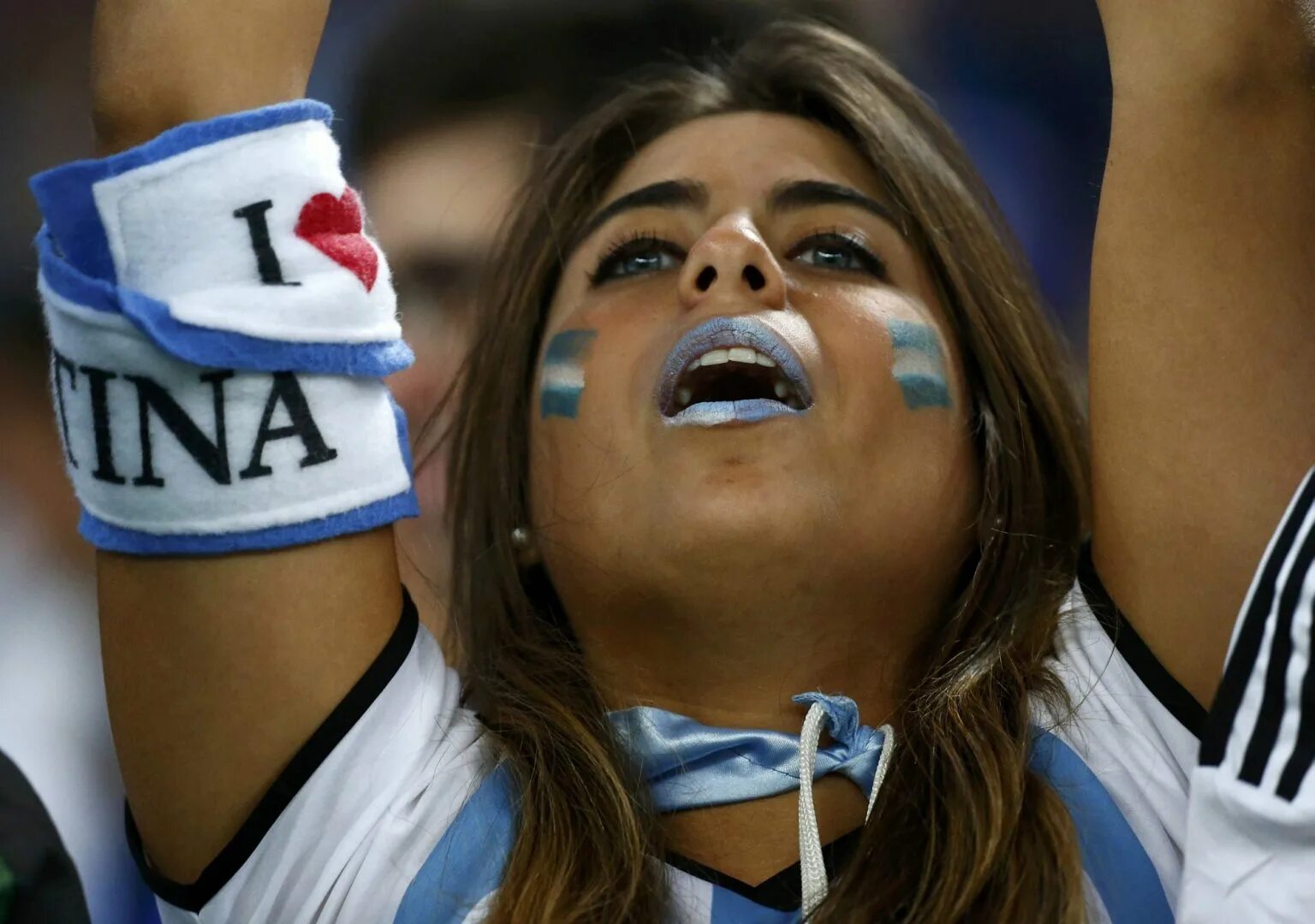 Argentina girl. Argentina girl. Болельщицы амкара. Argentina girl. Аргентинцы внешность женщины.