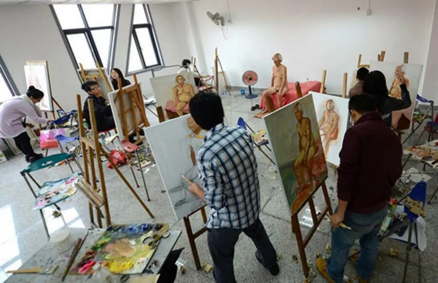 натурщик мужчина. натурщица. художник и натурщица фильм 2012. натурщицы в художественных студиях. эдуард дантан.