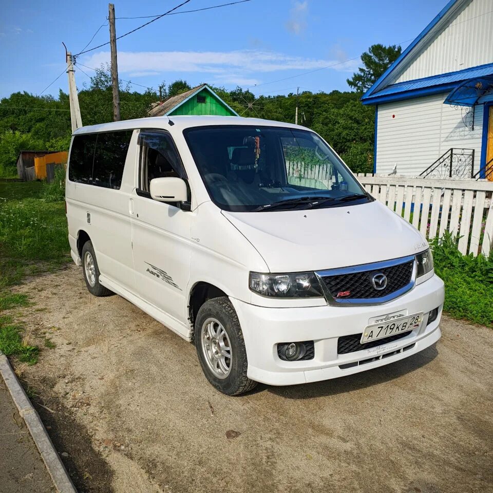 Купить микроавтобус мазда. Mazda Bongo Френди. Мазда Bongo Friendee. Mazda Bongo Bongo. Mazda Bongo Friendee 1996.