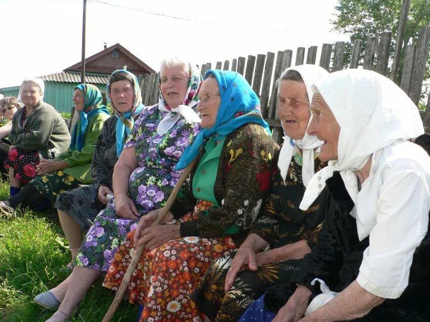 Бабку похоронили. Поминки в деревне. Православная бабушка.