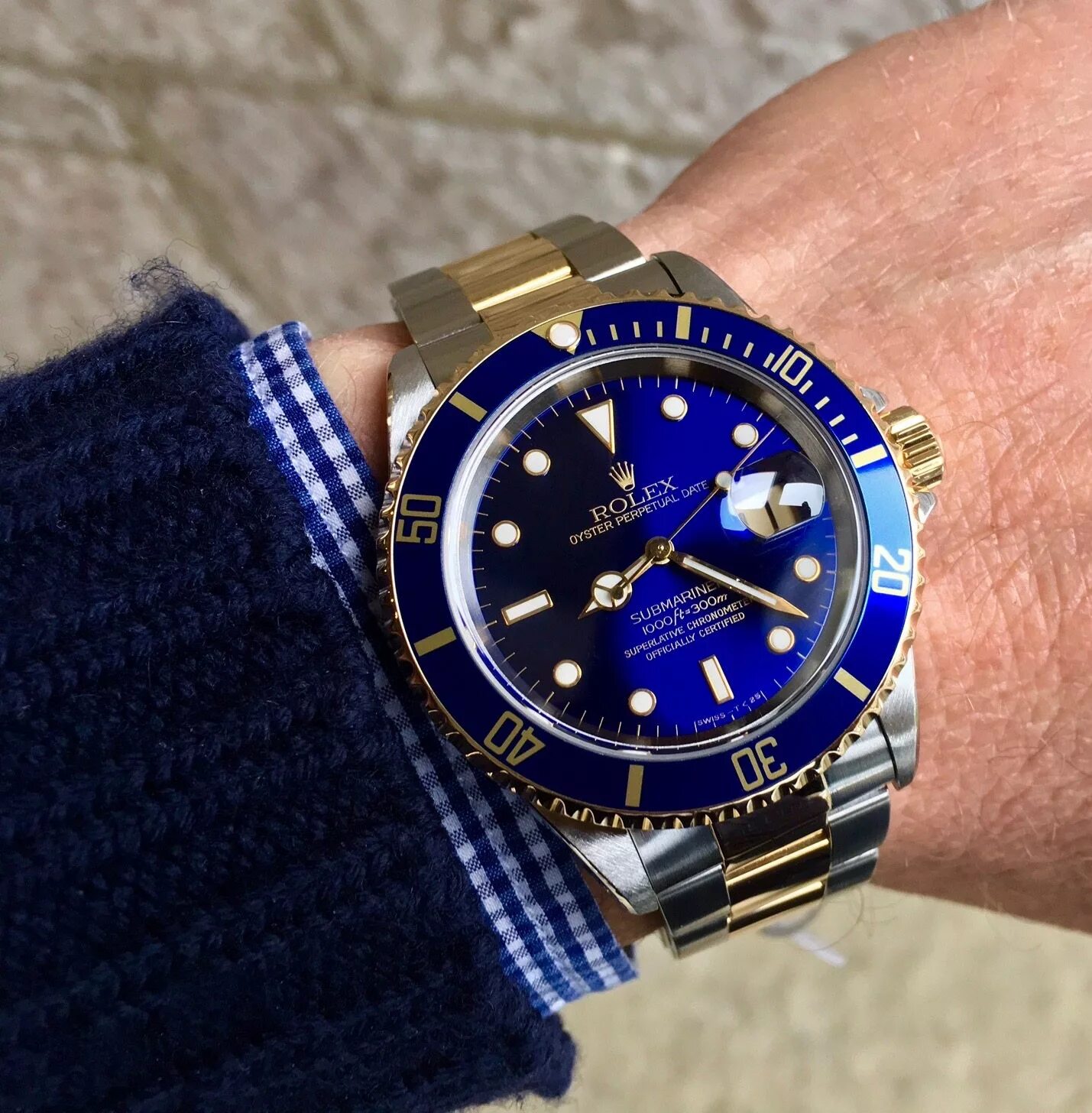 Часы т 25. Rolex Submariner Blue. Rolex Submariner Blue Gold. Rolex Submariner синие. Rolex Submariner Gold.