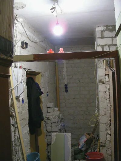 Отделка антресоли. Демонтаж антресоли в корабле. Демонтаж антресоли. Антресоль демонтаж. Антресоль демонтаж.