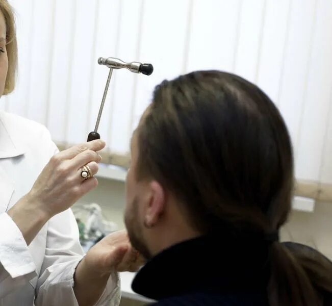 Neuropathologist doctor. Невропатолог контакты. Прием врача невролога. Неврология логотип. Врач по нервам.